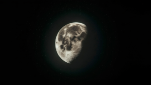Waning Gibbous Moon Spiritual Meaning: What Happens After the Light Peaks